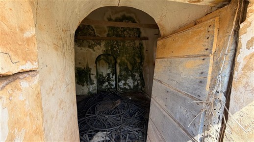 Caratteristico Trullo Con Terreno Di 3.000 mq. Circa.